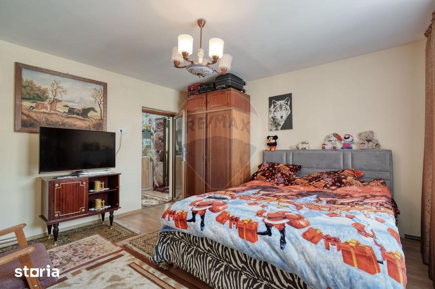 Casă cu 6 camere cu Teren 416.37 Mp în Bartolomeu