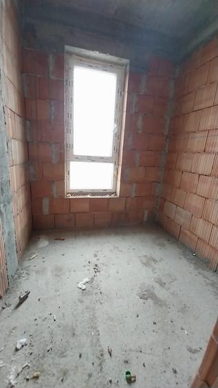 Duplex cu 4 camere cu Teren 280 Mp în Florești