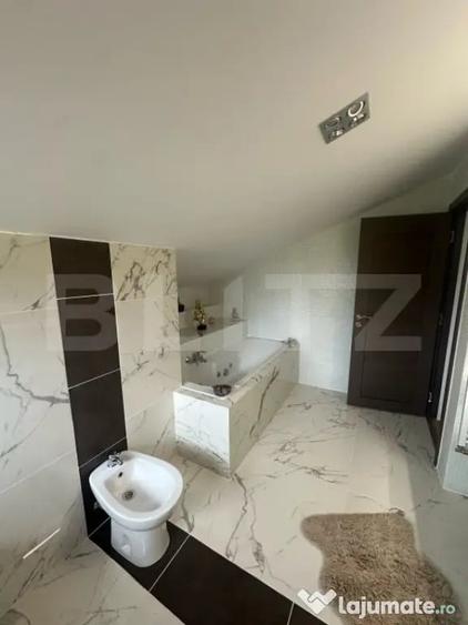 Casă cu 5 camere cu Teren 1600 Mp în Central