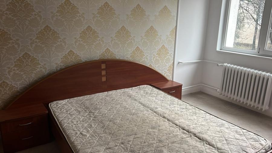 Apartament cu 2 camere decomandat, mobilat în Rovine