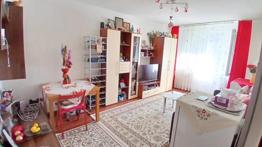 Apartament cu 3 camere decomandat, mobilat în Berceni