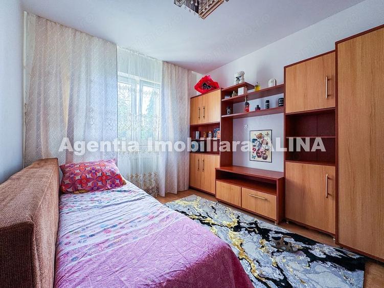 Apartament cu 3 camere semidecomandat în Micro 15