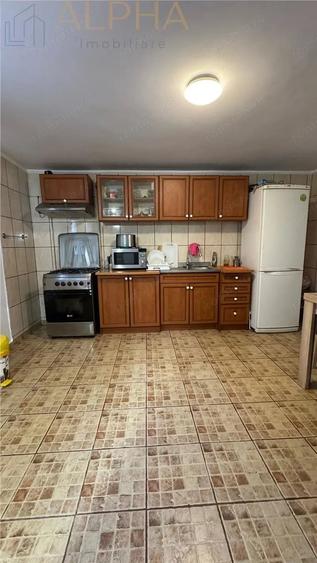 Casă cu 6 camere cu Teren 645 Mp în Unirea