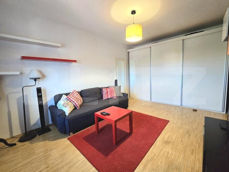 Apartament cu 3 camere decomandat, mobilat în Aradului