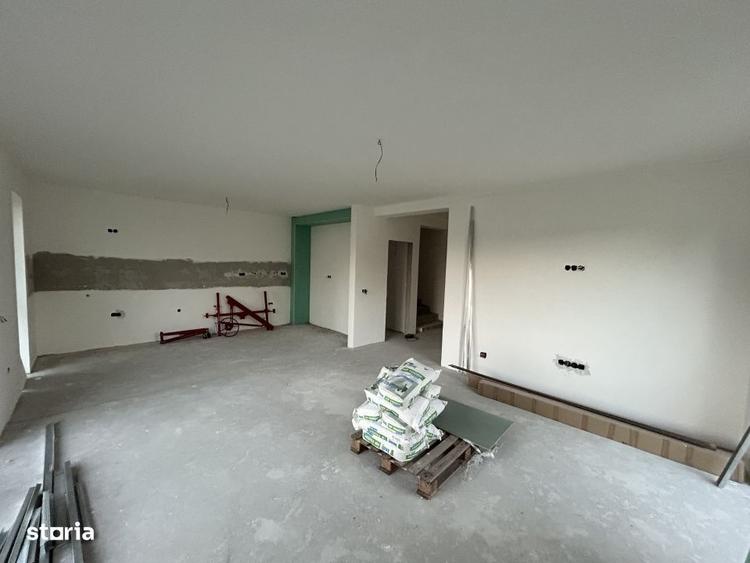 Casă cu 4 camere în Chinteni