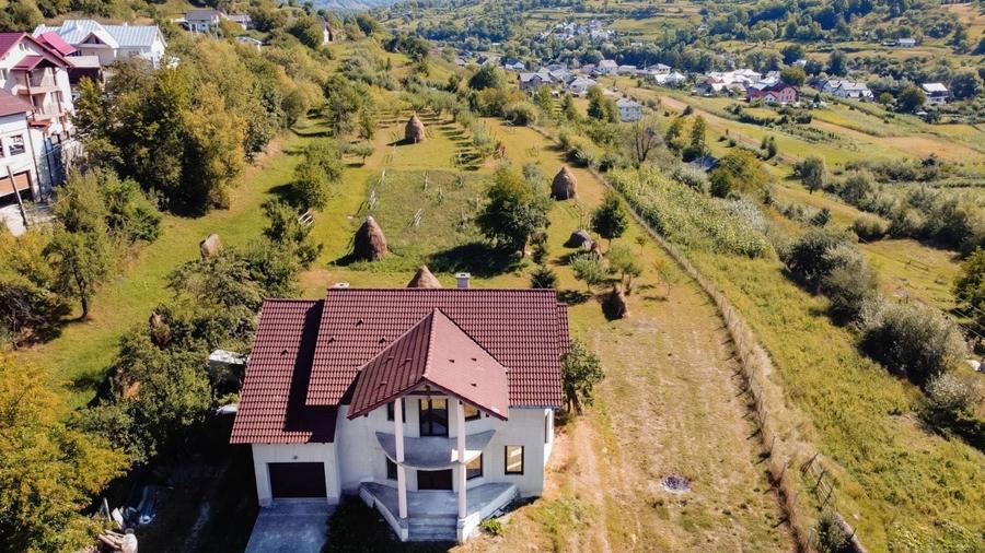 Casă cu 4 camere în Maieru