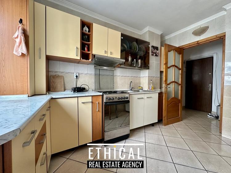 Apartament cu 3 camere decomandat, mobilat în Gorjului