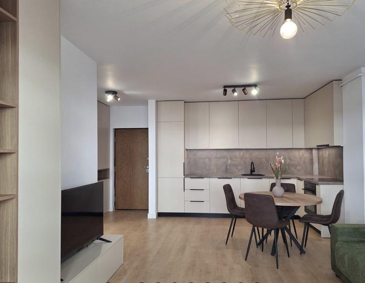 Apartament cu 2 camere semidecomandat, mobilat în Florești