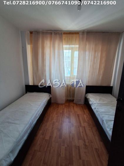 Apartament cu 4 camere decomandat în Central