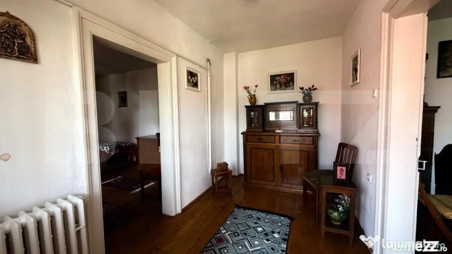 Casă cu 5 camere cu Teren 382 Mp în Pietroșița