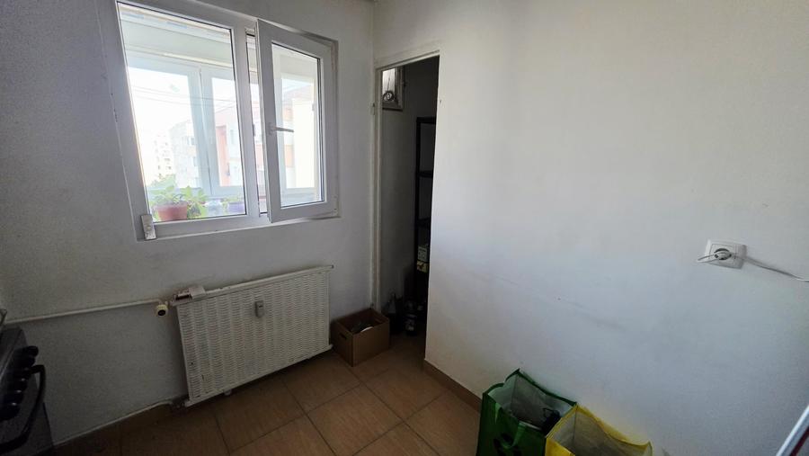 Apartament cu 2 camere decomandat în Teiul Doamnei