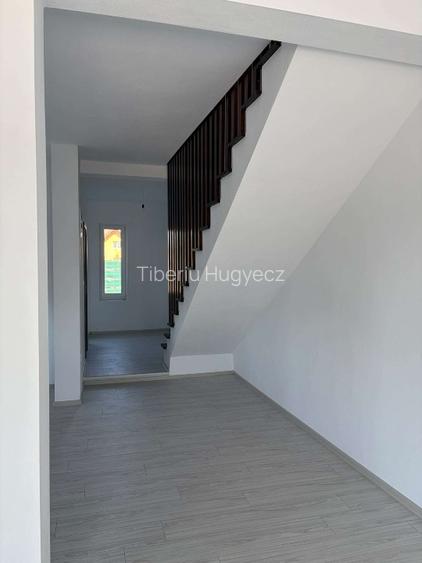 DUPLEX DE VÂNZARE ÎN SĂCĂLAZ MUTARE RAPIDĂ