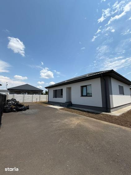 Casă cu 4 camere decomandat cu Teren 450 Mp în Central