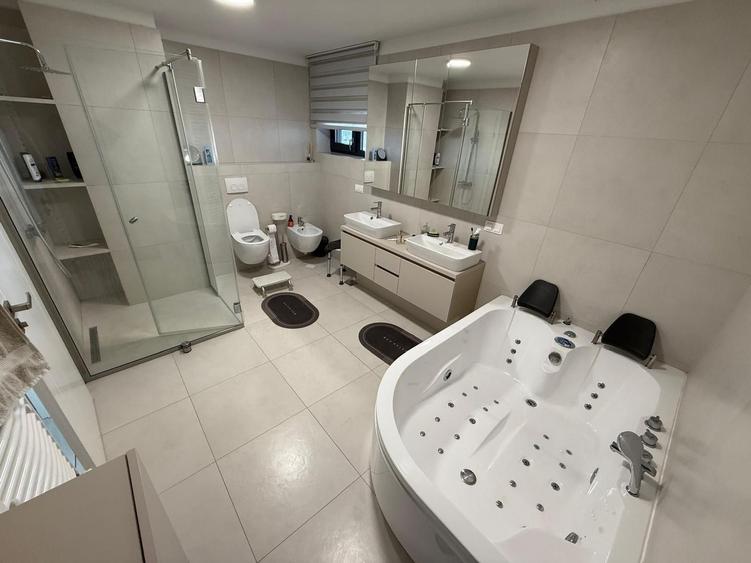 Apartament cu 4 camere decomandat, mobilat în Gheorghe Doja