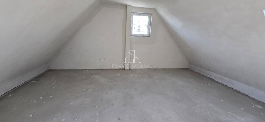 Apartament cu 4 camere decomandat în 7 Noiembrie