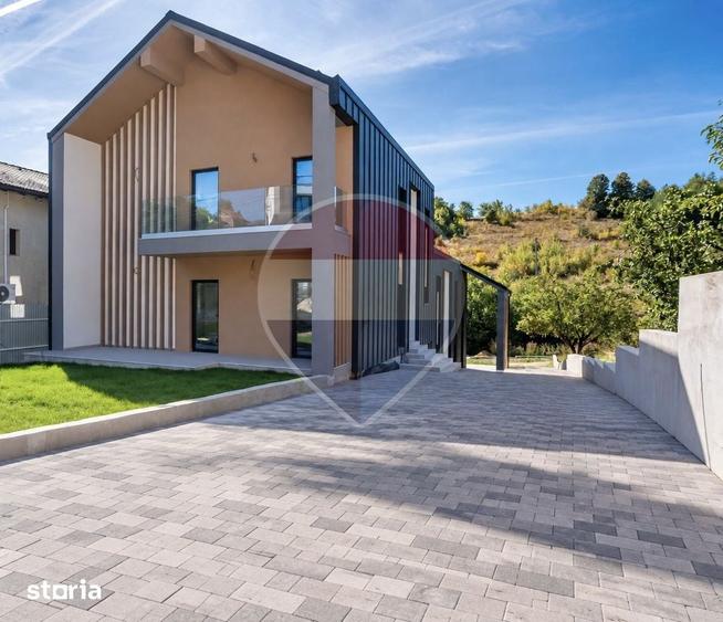 Casă cu 6 camere cu Teren 400 Mp în Feleacu