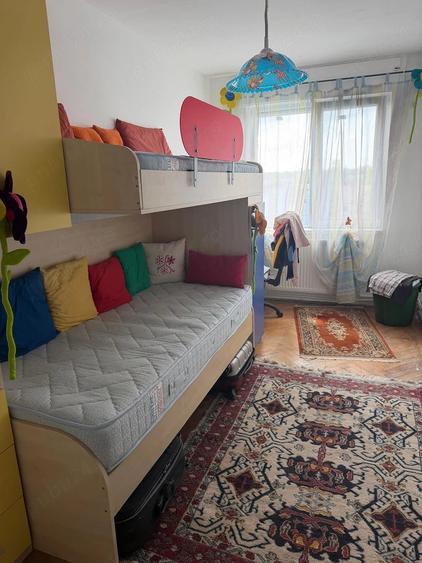Apartament cu 3 camere decomandat în Gară