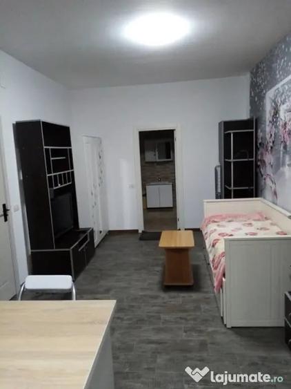 Garsonieră nedecomandată în Apărătorii Patriei