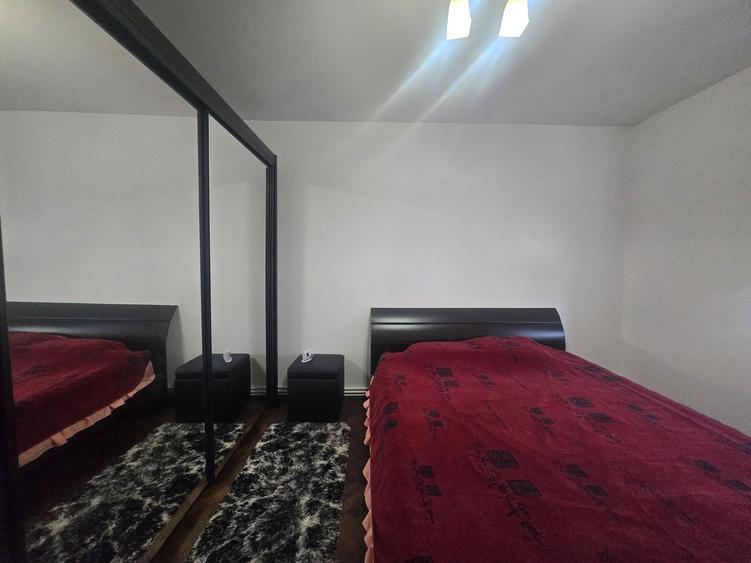 Apartament cu 3 camere decomandat în Abator