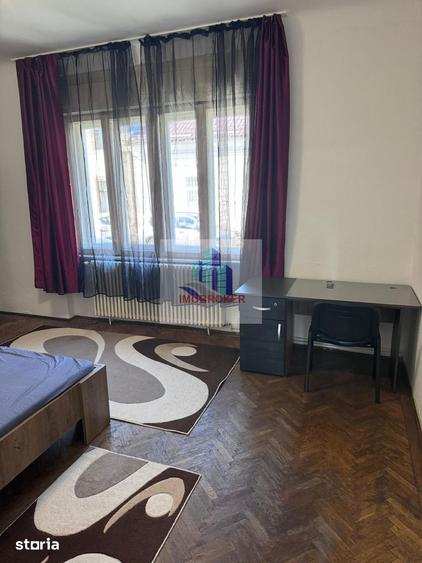 Casă cu 3 camere decomandat cu Teren 150 Mp în Central