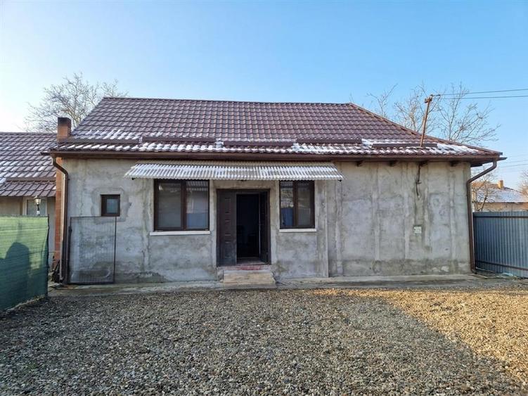 Casă cu 3 camere cu Teren 750 Mp în Bicaci