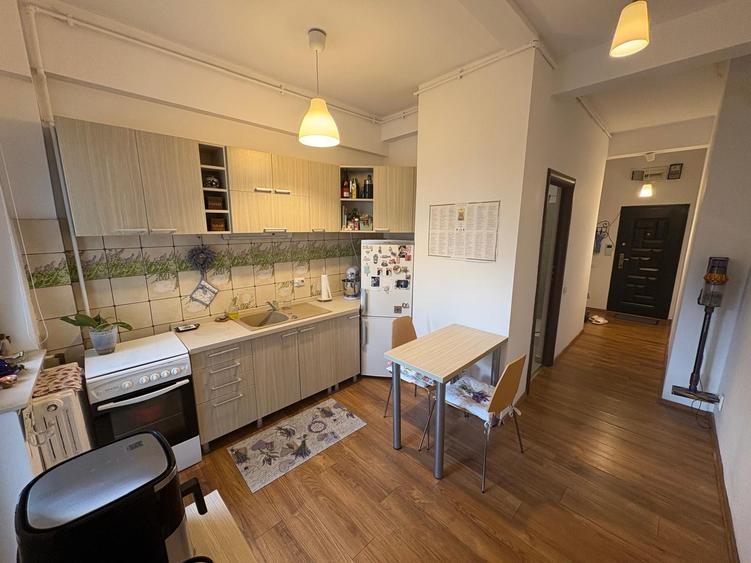 Apartament cu 2 camere semidecomandat în Romană