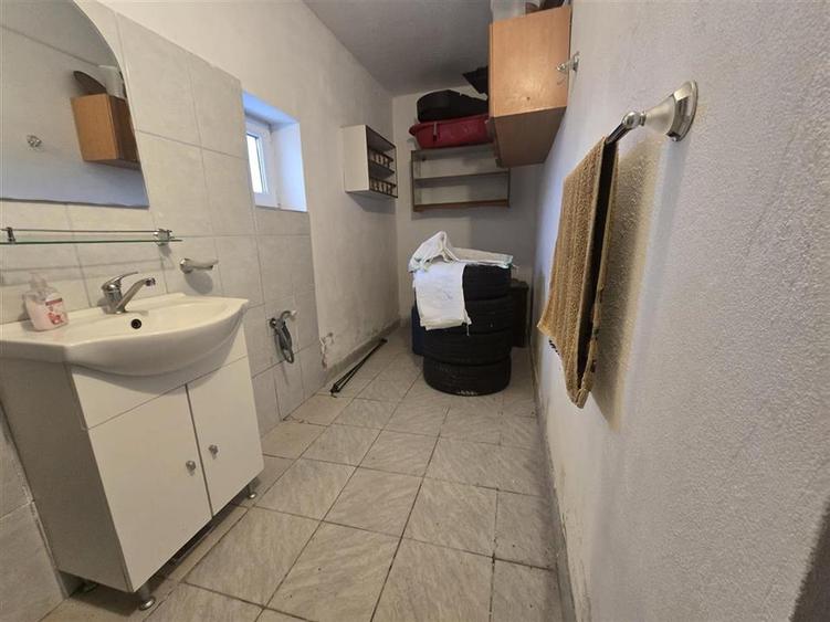 Casă cu 2 camere cu Teren 2685 Mp în Tăuteu