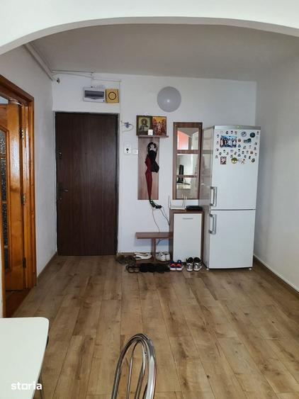 Apartament cu 3 camere decomandat în Micro 3