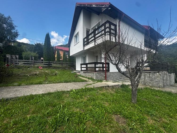 Casă cu 4 camere în Cheia