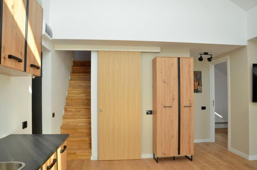 Apartament cu 2 camere decomandat, mobilat în Central