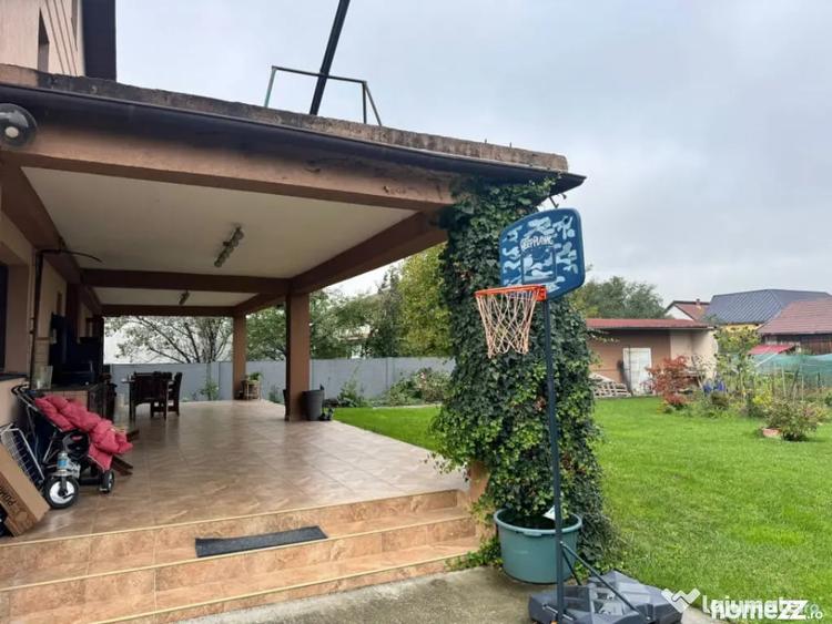 Casă cu 5 camere cu Teren 1000 Mp în Săsar