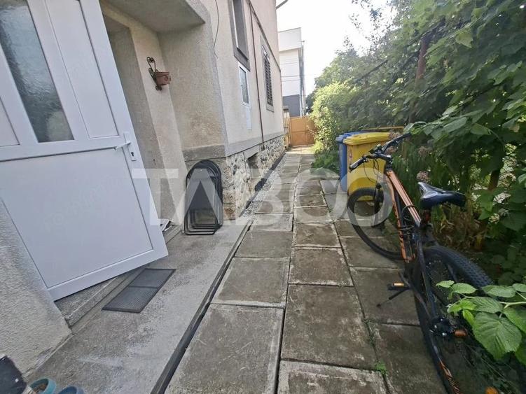 Apartament cu 3 camere decomandat, mobilat în Sub Arini