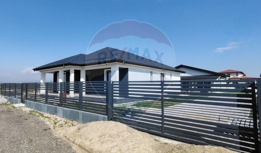 Casă cu 4 camere cu Teren 500 Mp în Vânători