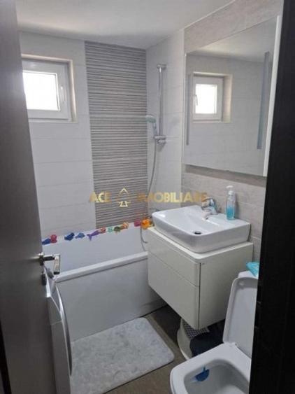 Apartament cu 4 camere decomandat, mobilat în Crângași