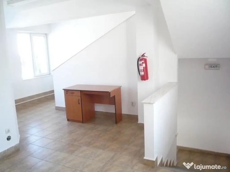 Spațiu comercial, de 950 mp, în Central