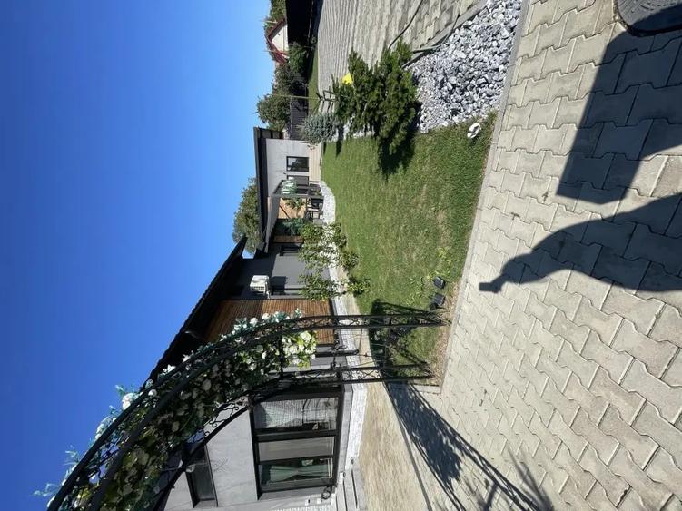 Casă cu 5 camere în Miroslava