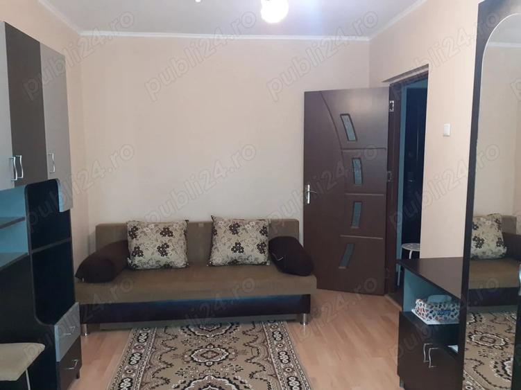 Garsonieră decomandată în Central