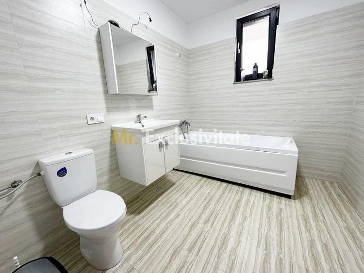 Casă cu 5 camere cu Teren 400 Mp în Smeura