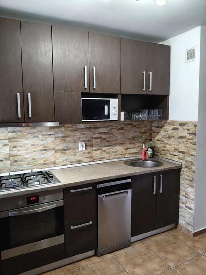 Apartament cu 4 camere decomandat în Berceni