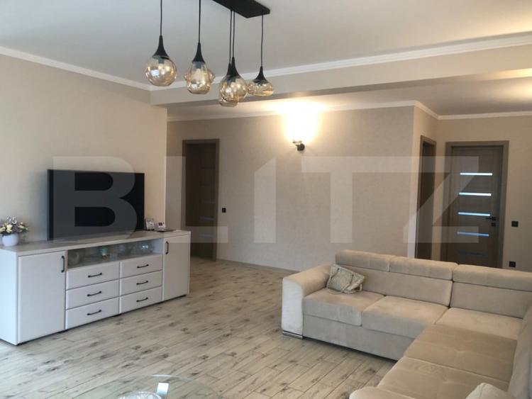 Casă cu 4 camere cu Teren 715 Mp în Păulești