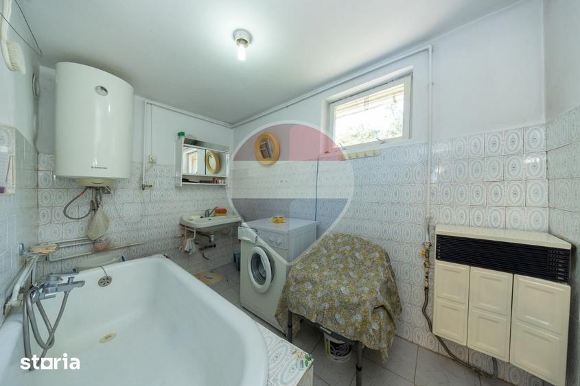 Casa saseasca autentica in Sacele teren 1.900 mp ?i livada - 2