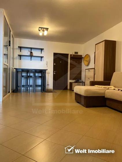 Apartament cu 3 camere decomandat, mobilat în Florești