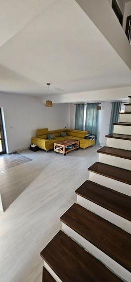 Duplex cu 4 camere cu Canalizare în Giroc
