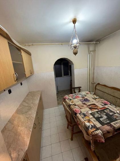 Apartament cu 3 camere decomandat în Decebal