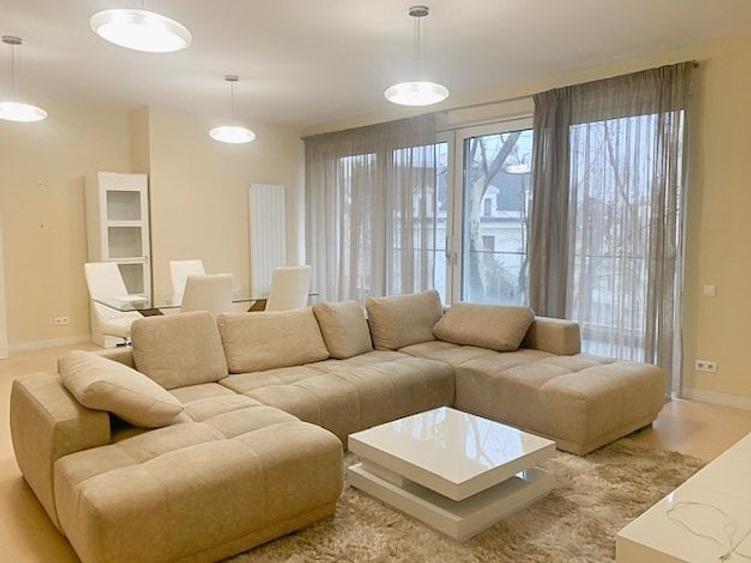 Apartament cu 4 camere decomandat, mobilat în Dorobanți