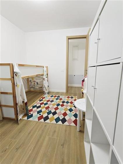 Apartament cu 3 camere decomandat, mobilat în Agronomie
