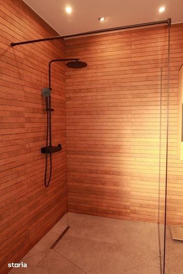 Casă cu 6 camere semidecomandat cu Teren 1400 Mp în Sânmartin