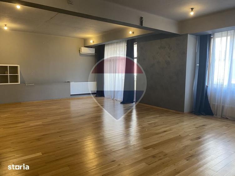 Apartament cu 4 camere decomandat în Dacia