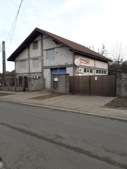 Casă cu 4 camere în Hunedoara