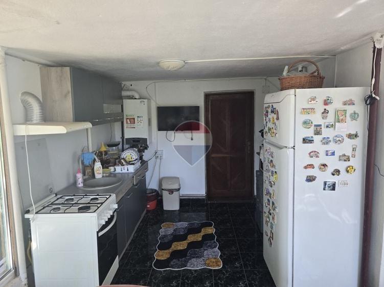 Casă cu 2 camere cu Teren 531 Mp în Central